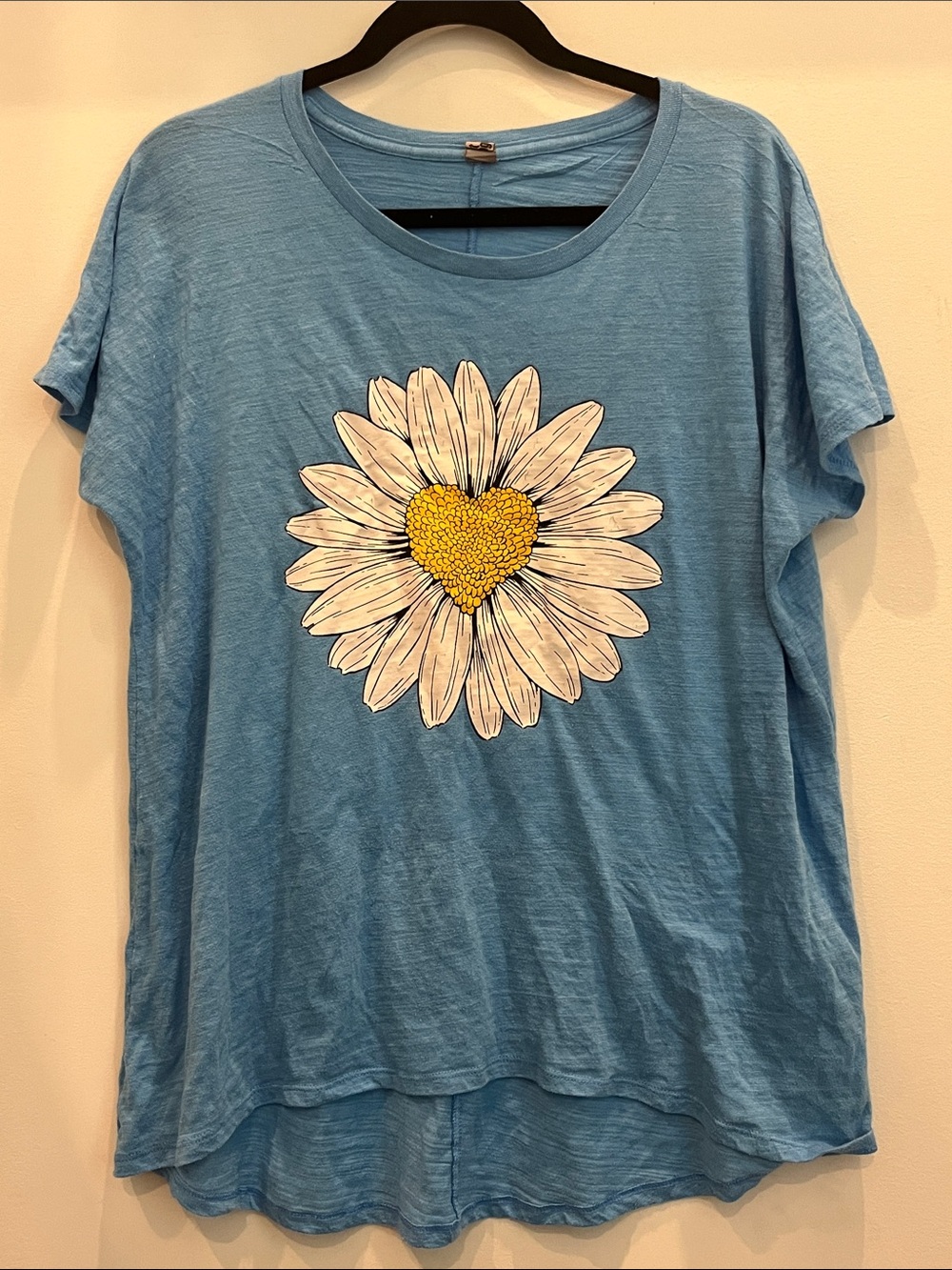 Sky Blue Daisy Heart Short Sleeve Tee